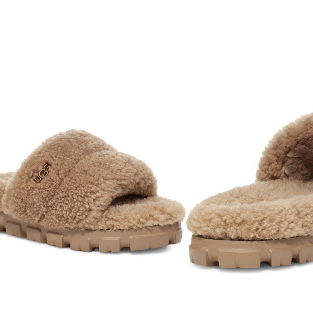 UGG Women's Fluffy Tan Slides